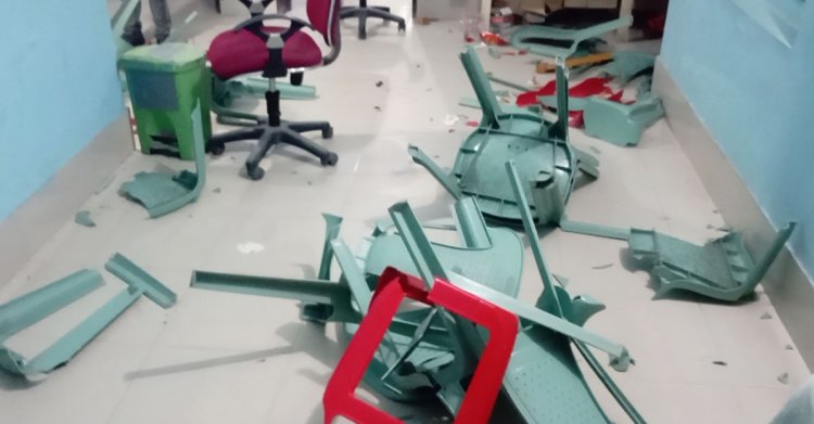 কুষ্টিয়ায় ডায়াগনস্টিক সেন্টারে ছাত্রলীগের তাণ্ডব