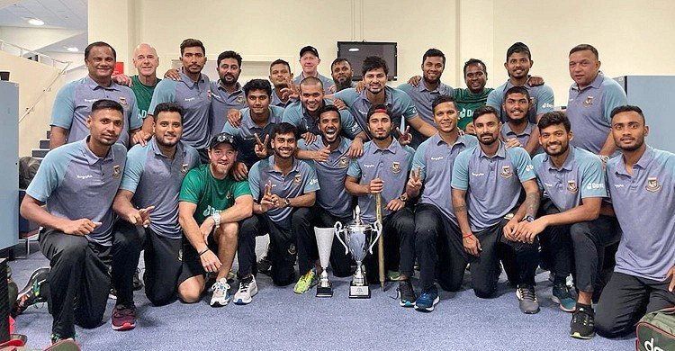 রাতে ম্যাচ খেলে সকালেই দেশে ফিরলো টিম বাংলাদেশ