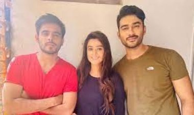 খুলনায় আজ দর্শকদের সঙ্গে দেখবেন সিয়াম-ফারিয়া-রোশান