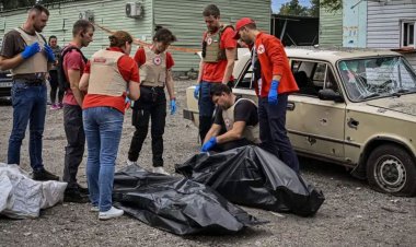 ইউক্রেনে ফের বেসামরিক গাড়িবহরে হামলা, নিহত ২৪