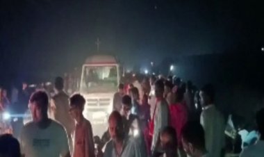 ভারতে ট্রাক্টর ট্রলি পুকুরে পড়ে নারী-শিশুসহ নিহত ২৬