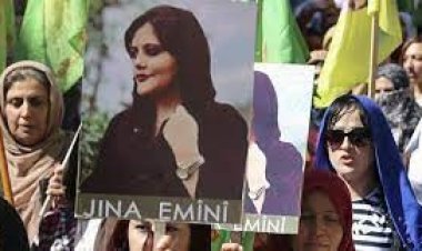 ইরানে বিক্ষোভ-সংঘর্ষ, আটকা পড়েছেন বহু শিক্ষার্থী