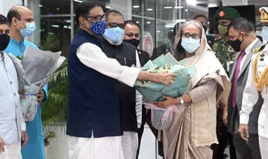 দেশে ফিরেছেন প্রধানমন্ত্রী