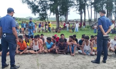 মালয়েশিয়া যাওয়ার পথে ট্রলারডুবি : রোহিঙ্গাসহ ৩০ জন উদ্ধার