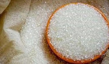 চিনির দাম কেজিতে বাড়লো ৬ টাকা, পাম অয়েলে কমলো ৮