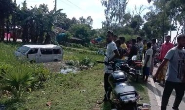 গরুর সাথে ধাক্কা লেগে বিয়ের গাড়ি ডোবায়, একজনের মৃত্যু
