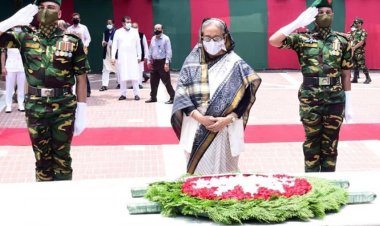 বঙ্গবন্ধুর সমাধিতে প্রধানমন্ত্রীর শ্রদ্ধা