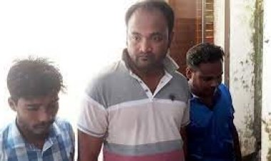 নওগাঁয় চাঁদা আদায়কালে ৩ যুবক আটক