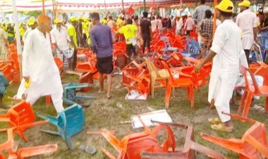 আ.লীগের সম্মেলনে হানিফ-স্বপনের সামনেই চেয়ার ছোড়াছুড়ি, আহত ১০