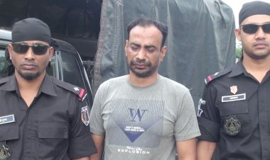 ছাত্রীকে নিয়ে পালানো সেই প্রধান শিক্ষক গ্রেপ্তার