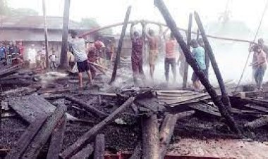বান্দরবানে আগুনে ১২ দোকান-বসতঘর পুড়ে ছাই