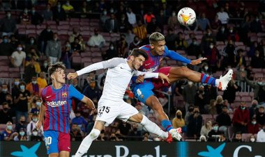 শেষ মুহূর্তের গোলে রক্ষা বার্সার