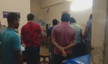 গ্রামবাসীর হামলায় ৪ পুলিশ সদস্য আহত