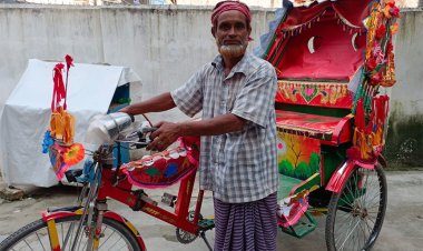 বিনাভাড়ায় সমাবেশে লোক পৌঁছে দেয়া রিকশাচালকের পাশে বিএনপি
