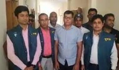  ঘুসের টাকাসহ শিক্ষা অফিসের সহকারী আটক