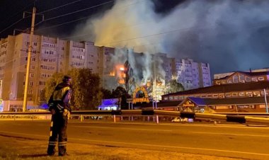 রাশিয়ায় আবাসিক এলাকায় যুদ্ধবিমান বিধ্বস্ত, নিহত ৬