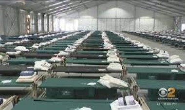  নিউইয়র্কে অভিবাসনপ্রত্যাশীদের জন্য তাঁবুর আশ্রয়কেন্দ্র