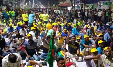 খুলনার দিকে দৃষ্টি সবার : রাত থেকে সমাবেশস্থলে জড়ো হচ্ছেন নেতা-কর্মীরা