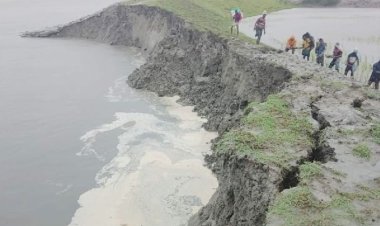 খুলনায় ঝোড়ো হাওয়াসহ বৃষ্টি, বাঁধে ভাঙন