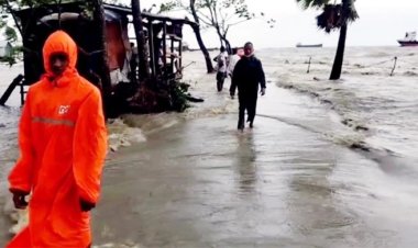  হাতিয়ার নিম্নাঞ্চল প্লাবিত, আশ্রয়ণকেন্দ্রে ছুটছে মানুষ