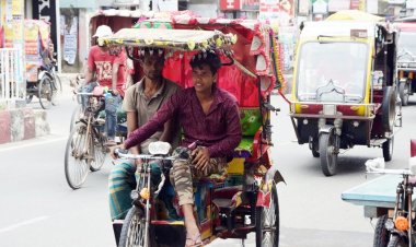 অভাবে পেশা বদল, তবুও কাটছে না শঙ্কা