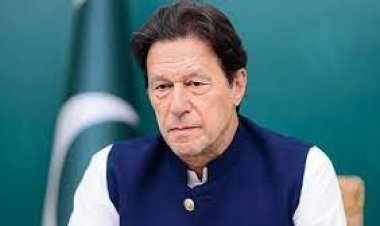  সেনাবাহিনীর পাশে দাঁড়িয়ে ভারতকে সতর্ক করলেন ইমরান খান