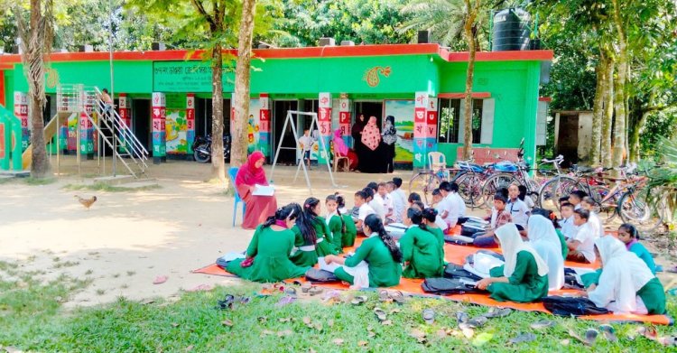 আকাশে মেঘ দেখলেই বিদ্যালয় ছুটি