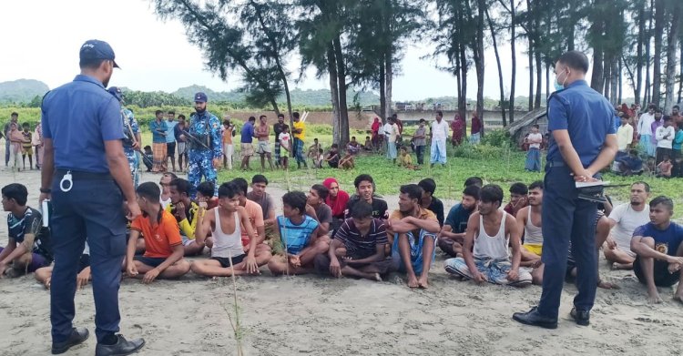 মালয়েশিয়া যাওয়ার পথে ট্রলারডুবি : রোহিঙ্গাসহ ৩০ জন উদ্ধার
