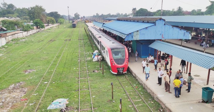 রোববার থেকে যাত্রী নিয়ে চলাচল করবে ডেমু ট্রেন