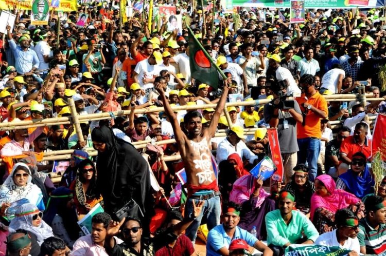 পাহাড়সম বাধা উপেক্ষা করে নেতাকর্মীদের ঢল
