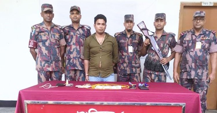 জুতার ভেতর থেকে কোটি টাকার স্বর্ণ উদ্ধার