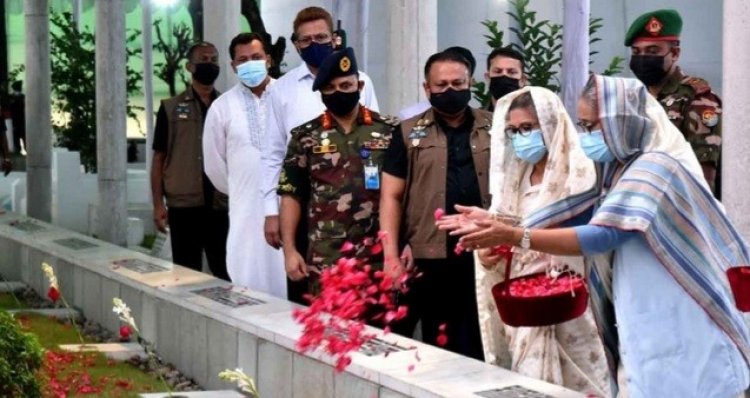 শেখ রাসেলের জন্মদিনে প্রধানমন্ত্রীর শ্রদ্ধা