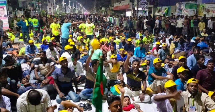 খুলনার দিকে দৃষ্টি সবার : রাত থেকে সমাবেশস্থলে জড়ো হচ্ছেন নেতা-কর্মীরা