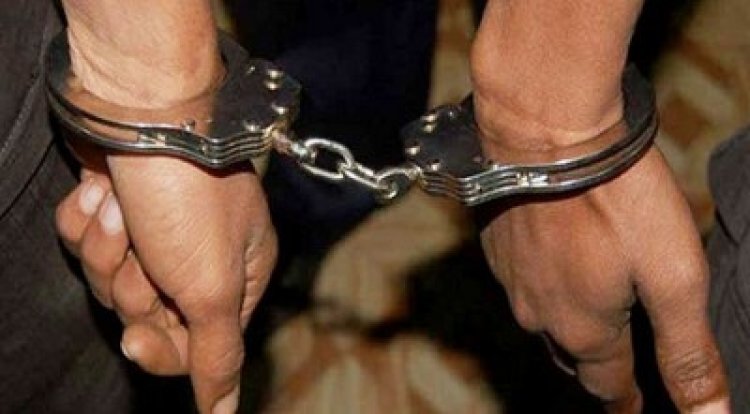 প্রেস ক্লাবের সামনে ২ সন্তানসহ শরীরে আগুন, আ.লীগ নেতা গ্রেফতার