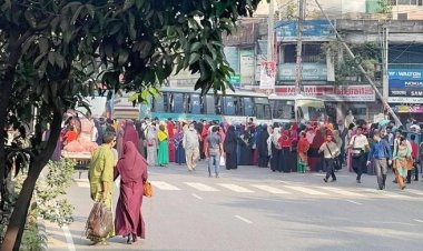 মতিঝিলে গার্মেন্টস শ্রমিকদের সড়ক অবরোধ, তীব্র যানজট