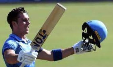  ৩৫ বলে সেঞ্চুরি করে ডি ভিলিয়ার্সের প্রশংসাও পেলেন ‘বেবি এবি’ 