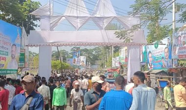 ব্যানার, ফেস্টুন ও পোস্টারে ছেয়ে গেছে বঙ্গুবন্ধু উদ্যান