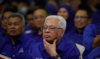  মালয়েশিয়ার ইতিহাসে নতুন রেকর্ড: নির্বাচনে লড়ছেন ৯৪৫ প্রার্থী