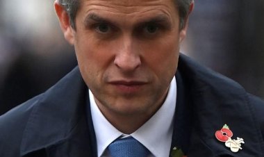 সহকর্মীদের সঙ্গে দুর্ব্যবহার: পদত্যাগ করলেন ব্রিটিশ মন্ত্রী