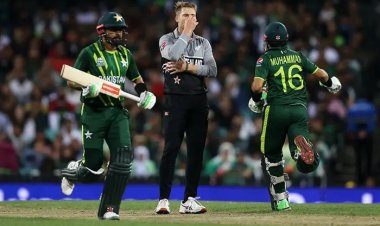 নিউজিল্যান্ডকে হারিয়ে ফাইনালে পাকিস্তান