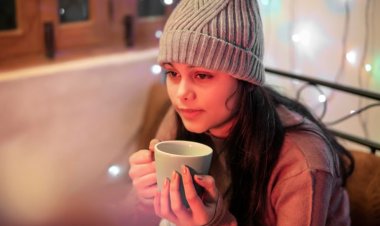 ঋতু পরিবর্তনে হঠাৎ ঠান্ডা লাগার ভয়? জেনে নিন করণীয়