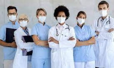 এক বছরে জিম্বাবুয়ে ছেড়েছে ৪ হাজারেরও বেশি চিকিৎসক-নার্স