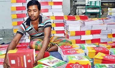 কাঁচামালের দাম ঊর্ধ্বমুখী: কাগজ সংকটে বন্ধ ছাপানো