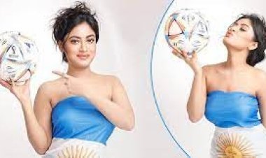 আর্জেন্টিনার পতাকা গায়ে জড়িয়ে সমর্থন জানালেন নায়িকা