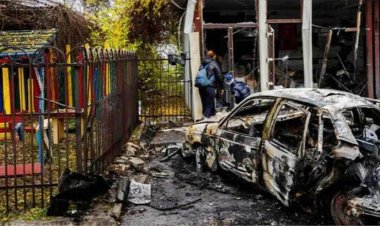 খেরসনে রাশিয়ার ভয়াবহ ক্ষেপণাস্ত্র হামলায় নিহত ১০