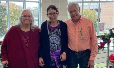  শিশু অবস্থায় অপহরণ, ৫১ বছর পর মেয়েকে ফিরে পেলেন মা-বাবা