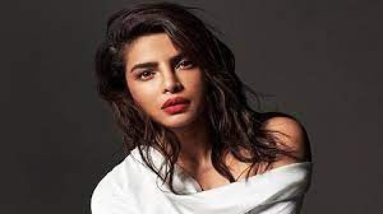 তিন বছর পর ভারতে ‘দেশি গার্ল’, সঙ্গে মালতী!