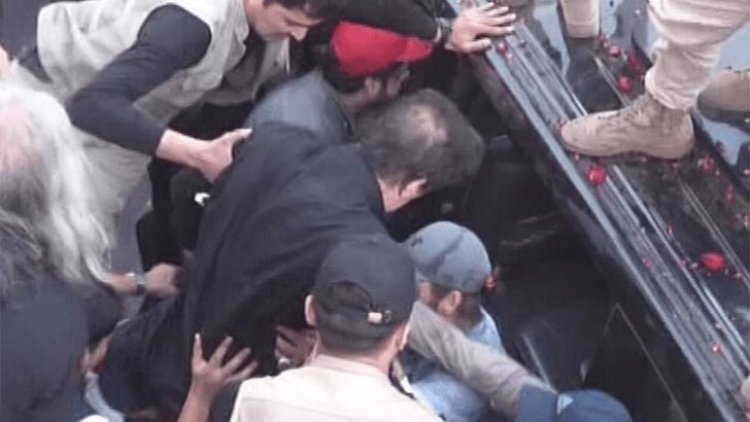 আল্লাহ আমাকে আরো একটি জীবন দিলেন : গুলিবিদ্ধ ইমরান খান