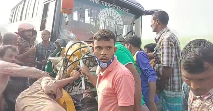 কিশোরগঞ্জে অটোরিকশায় বাসের ধাক্কায় নিহত ২