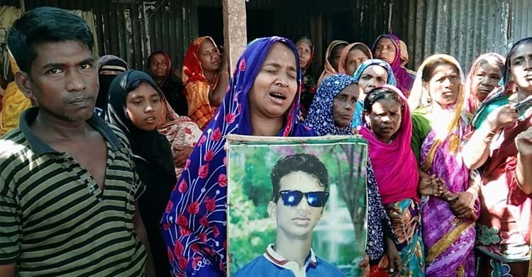 ‘আমার ময়না না খাইয়া মরছে গো’